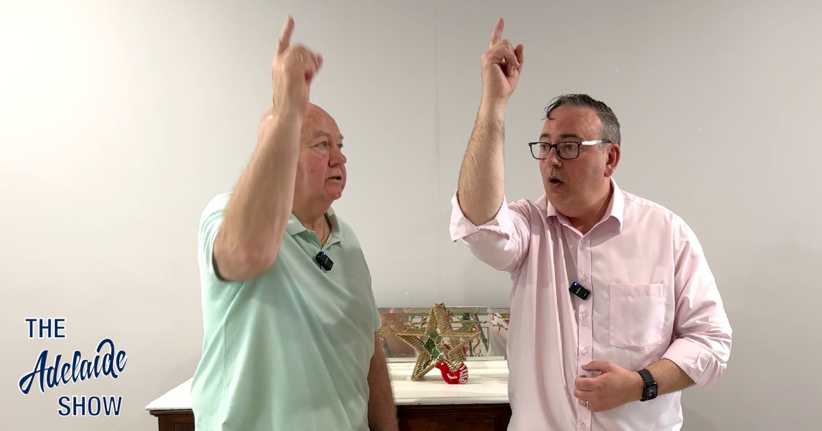 424 - Steve Davis Talks Cricket With Former Umpire Steve Davis on The Adelaide Show.